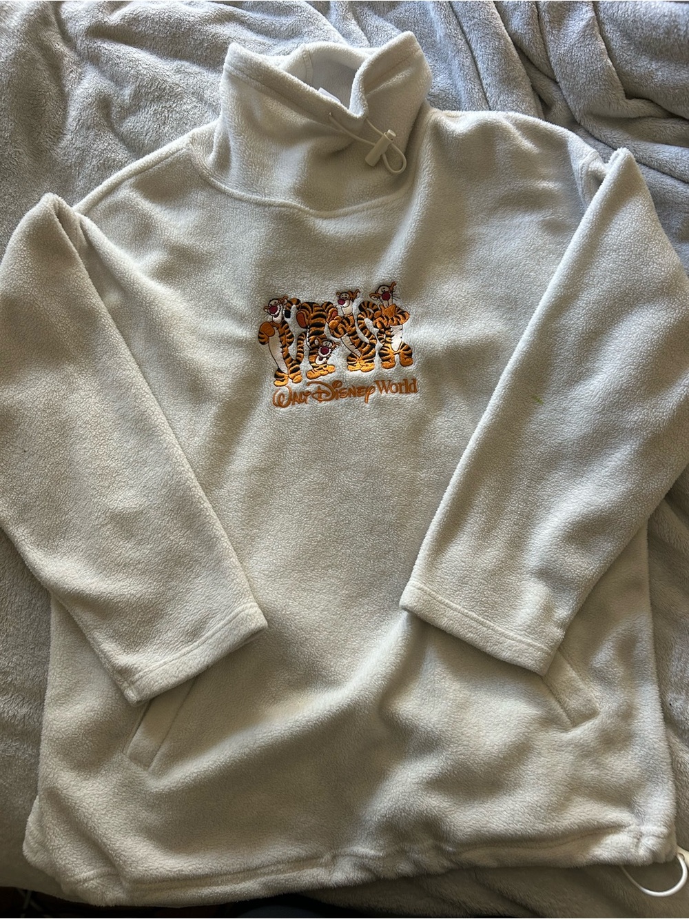 Vintage Walt Disney World Tigger Embroidered Fleece Pullover